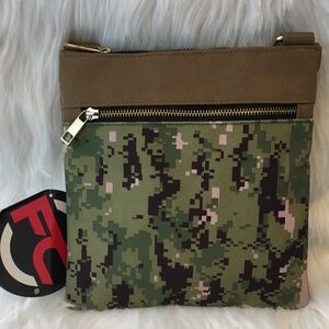 Flying Circle | Camo Crossbody Bag